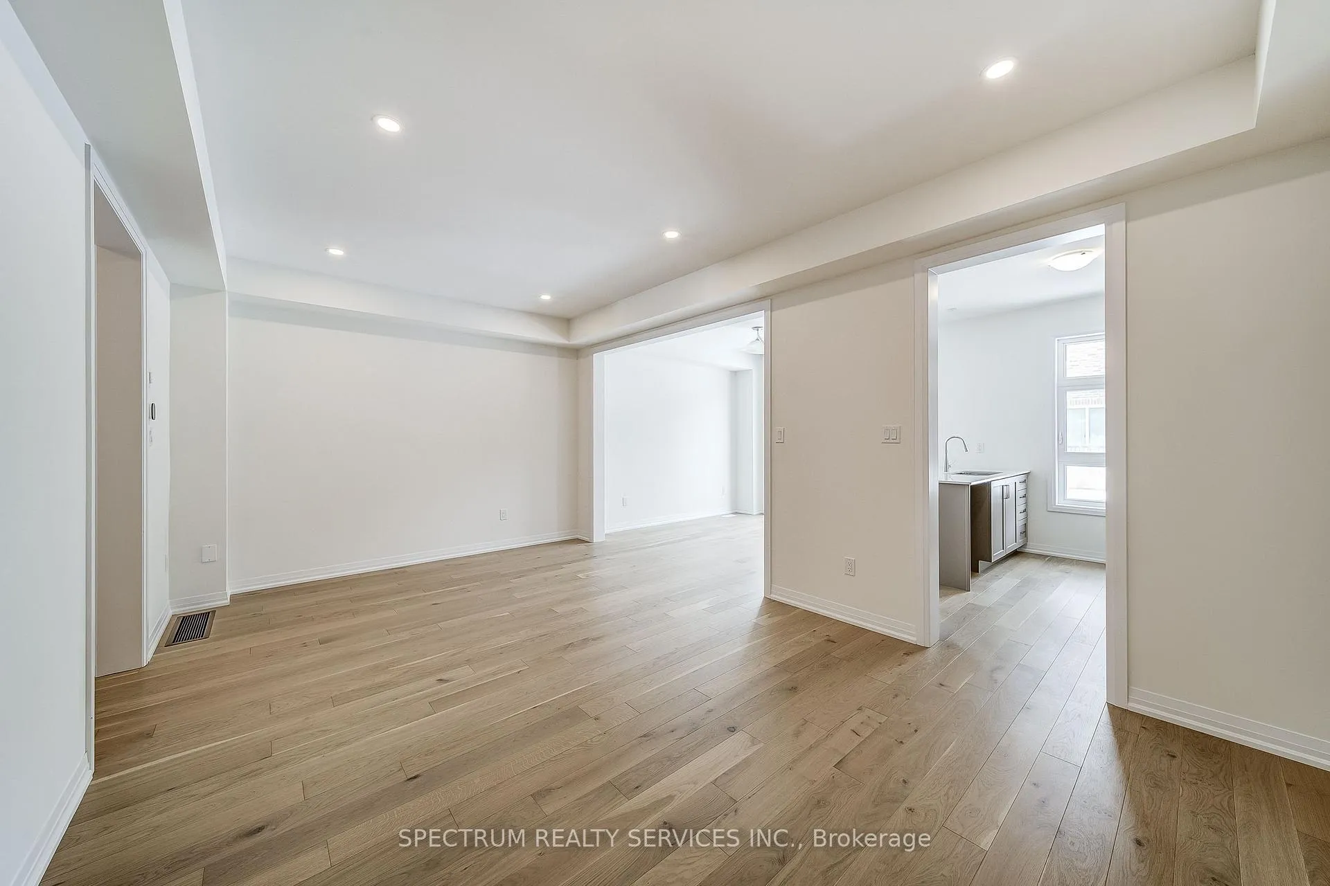 Photo 12 of 87 Adario Crescent, Vaughan, Vellore Village — HOMEH
