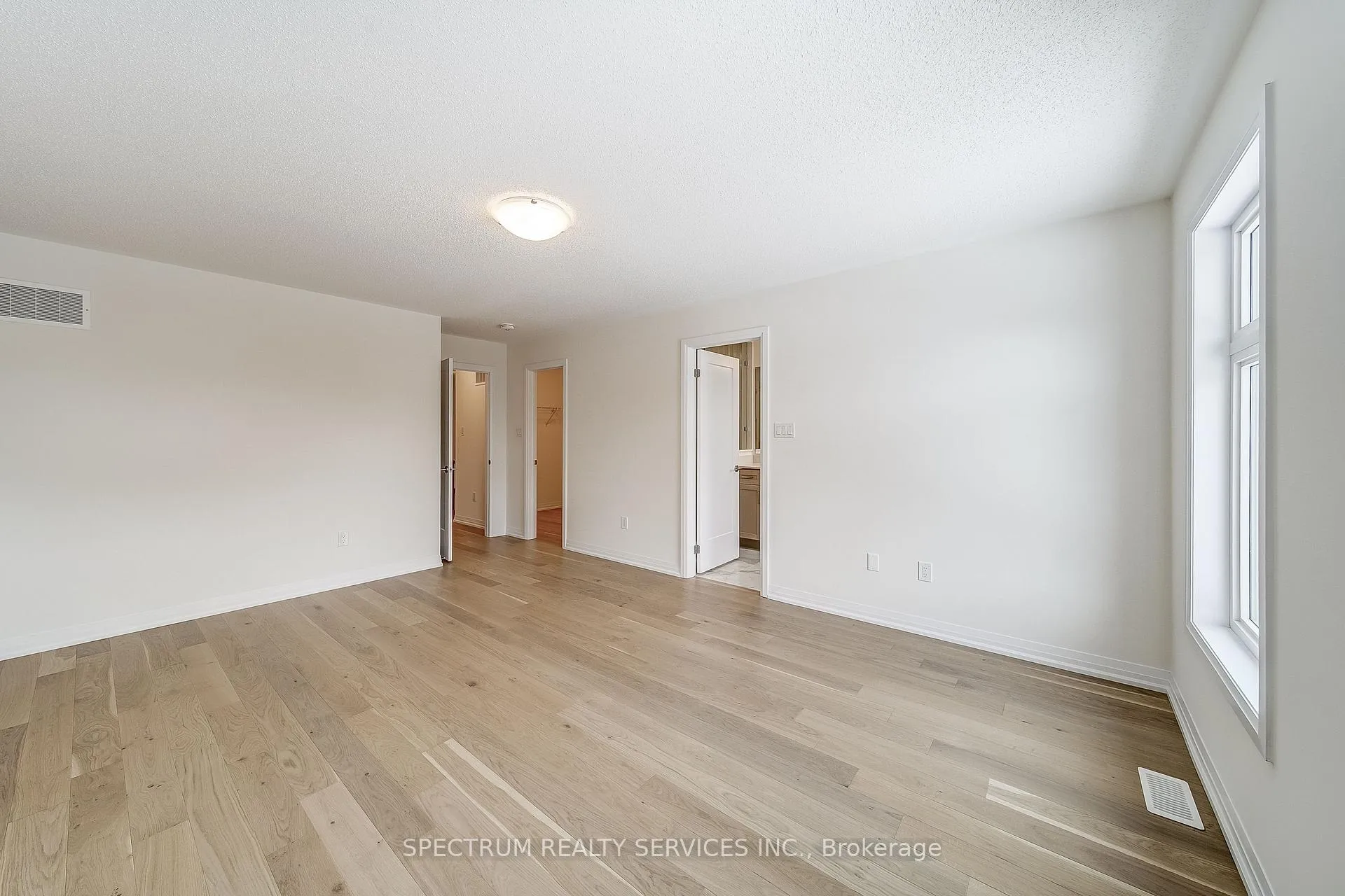 Photo 23 of 87 Adario Crescent, Vaughan, Vellore Village — HOMEH