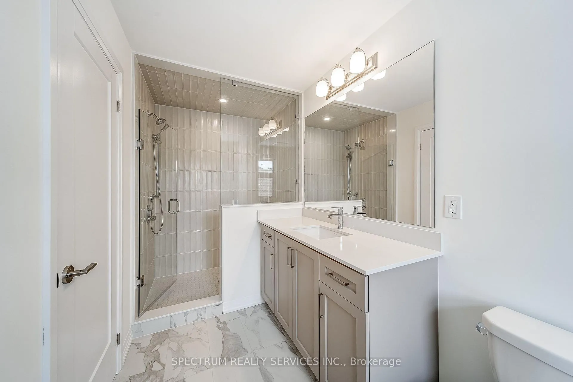 Photo 25 of 87 Adario Crescent, Vaughan, Vellore Village — HOMEH