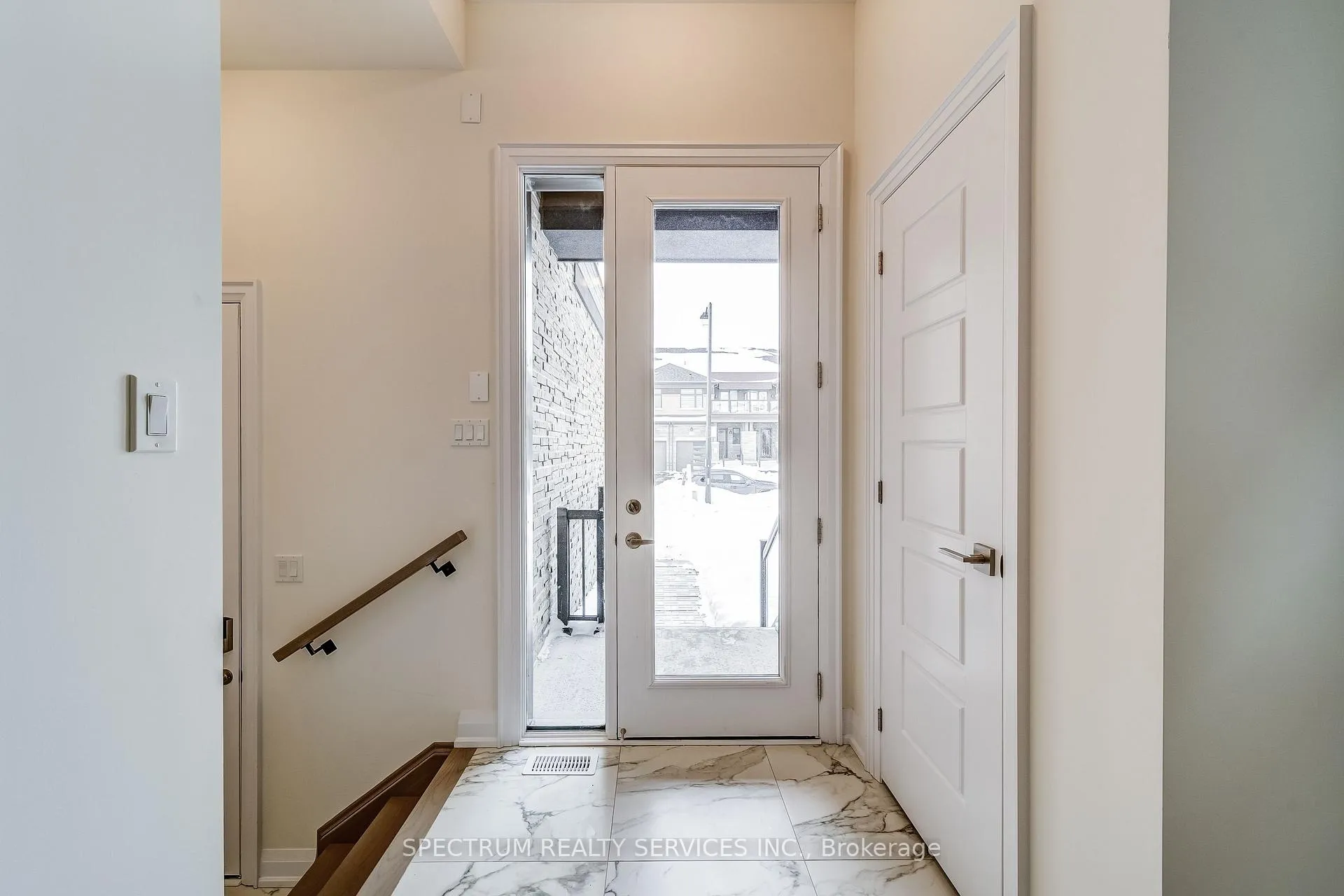 Photo 4 of 84 Adario Crescent, Vaughan, Vellore Village — HOMEH