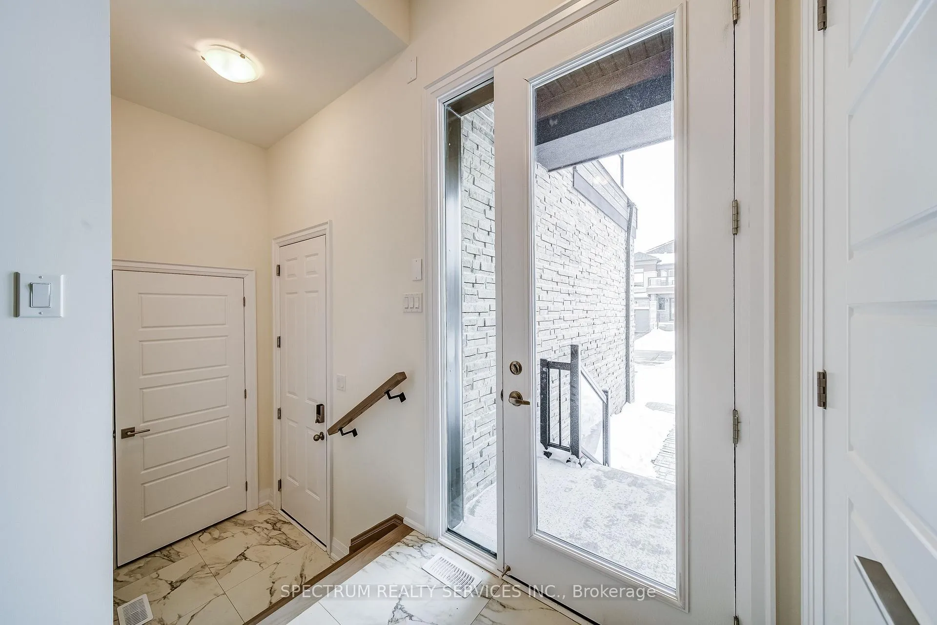 Photo 5 of 84 Adario Crescent, Vaughan, Vellore Village — HOMEH
