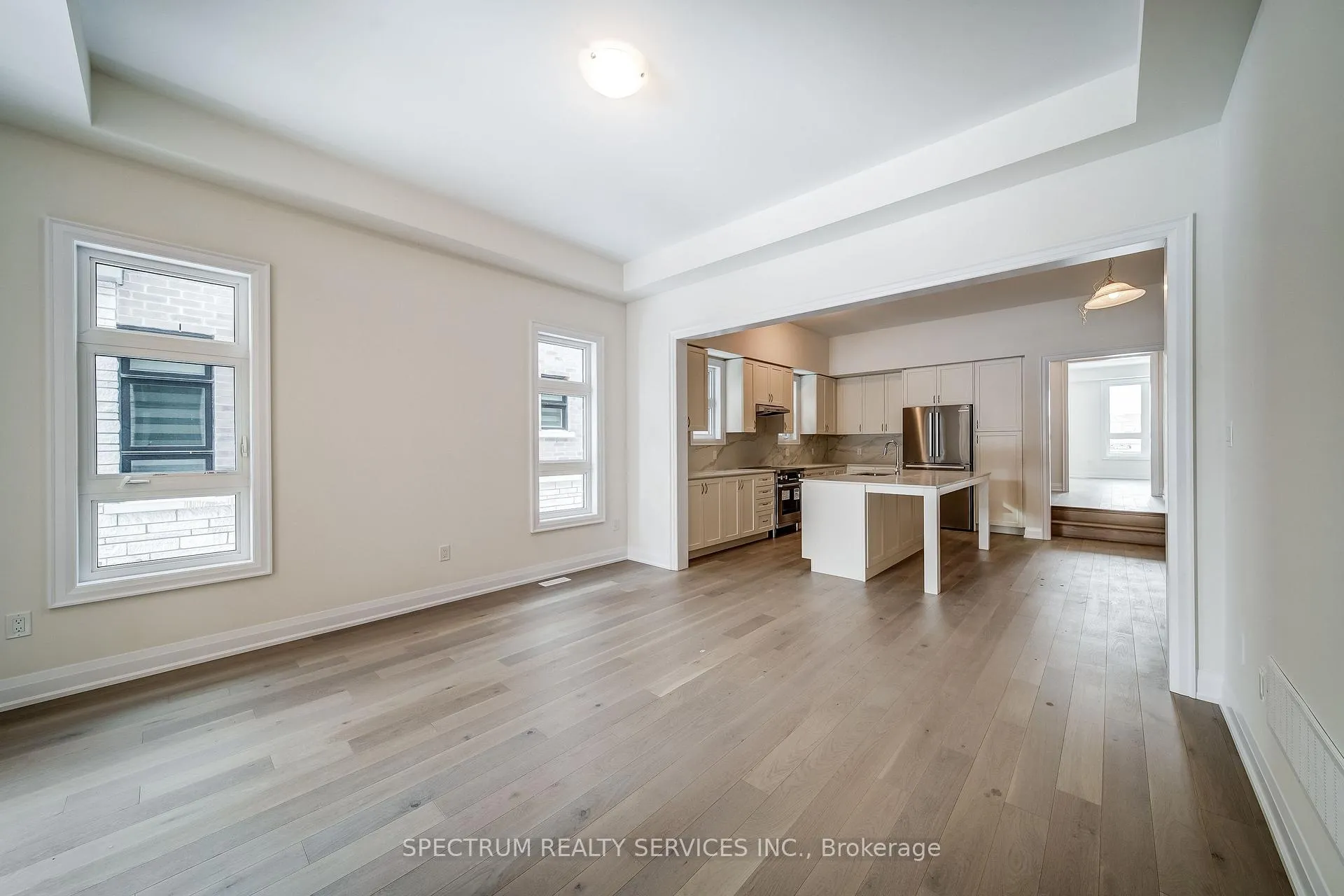 Photo 8 of 84 Adario Crescent, Vaughan, Vellore Village — HOMEH