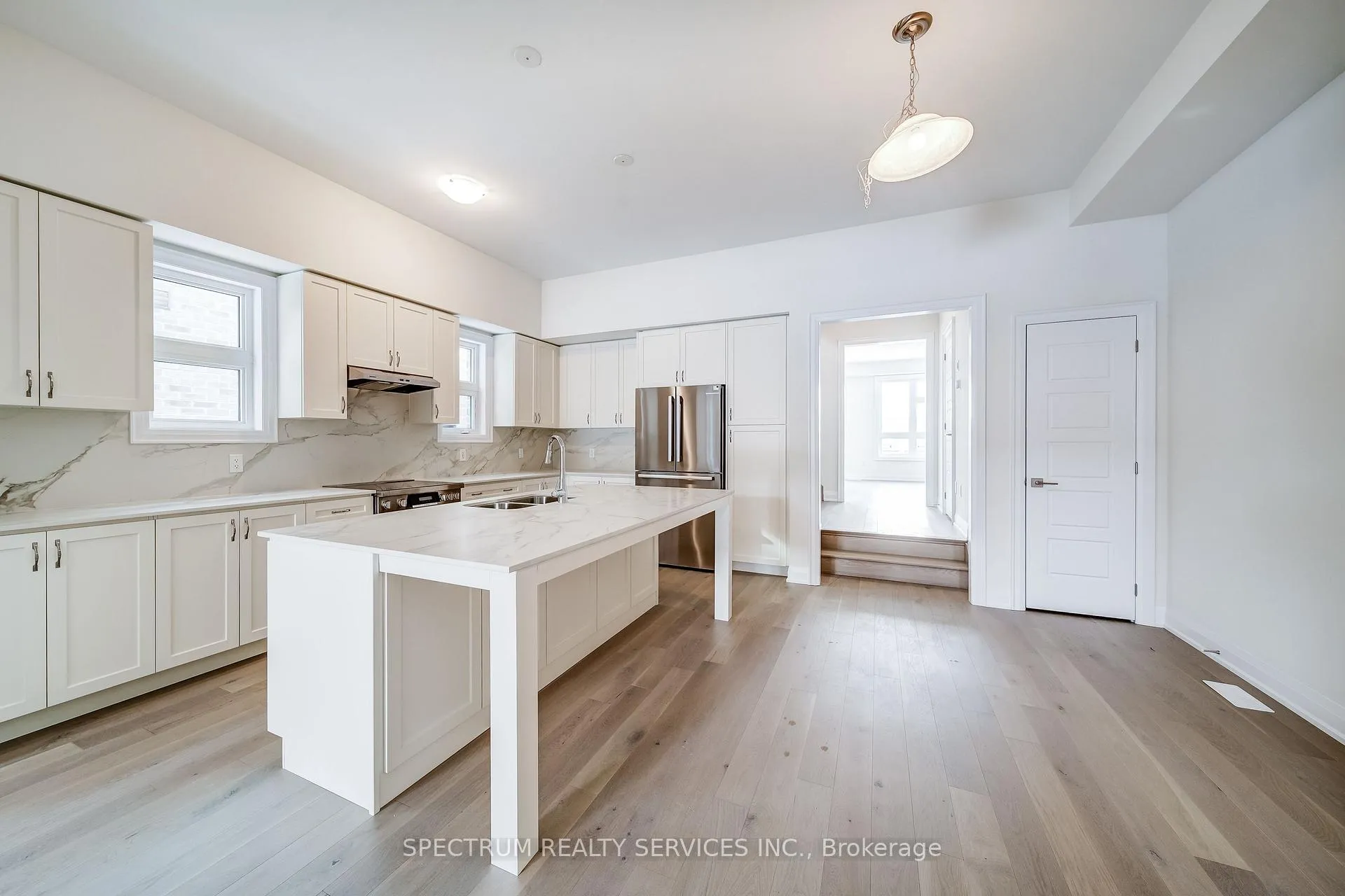 Photo 9 of 84 Adario Crescent, Vaughan, Vellore Village — HOMEH
