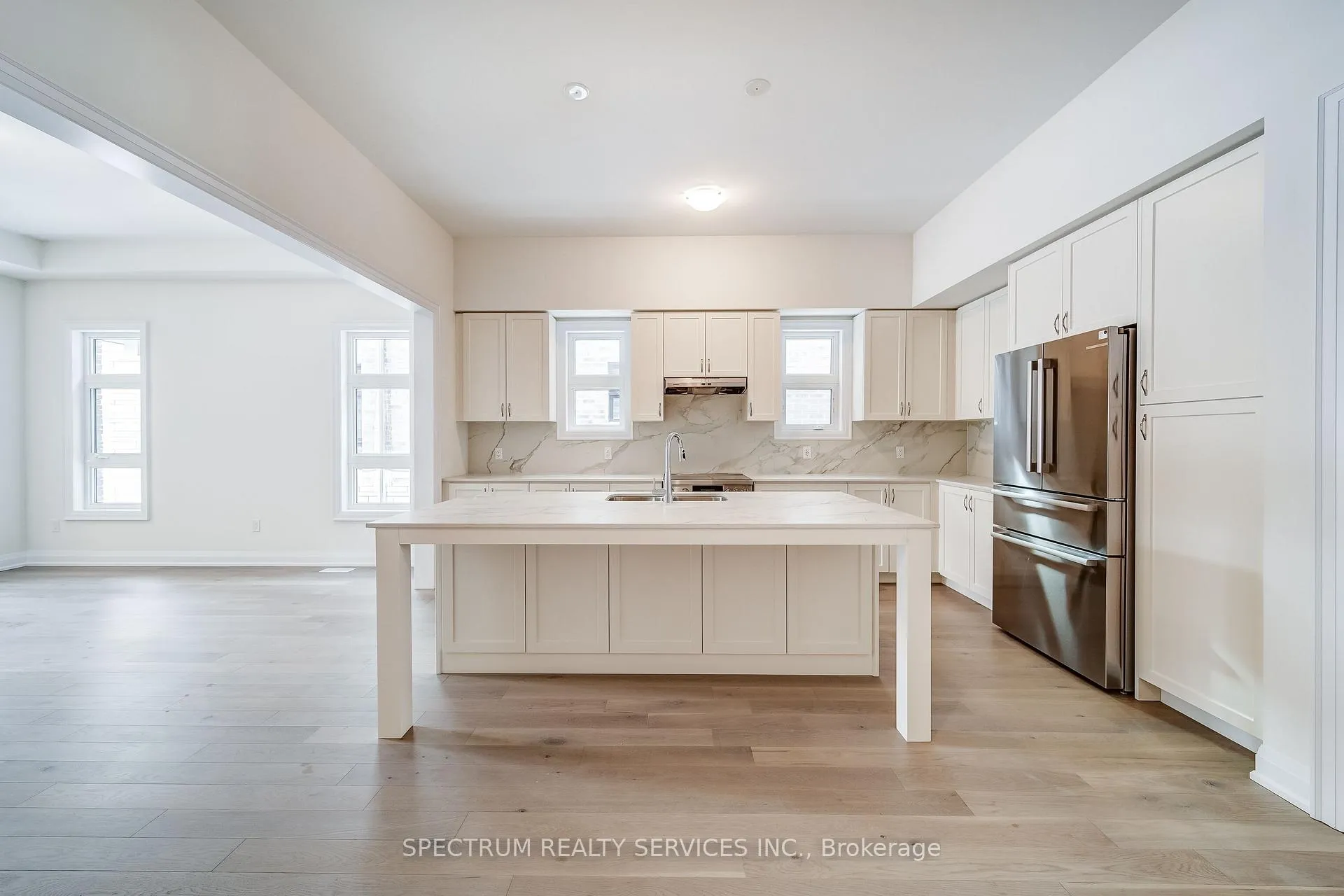 Photo 11 of 84 Adario Crescent, Vaughan, Vellore Village — HOMEH