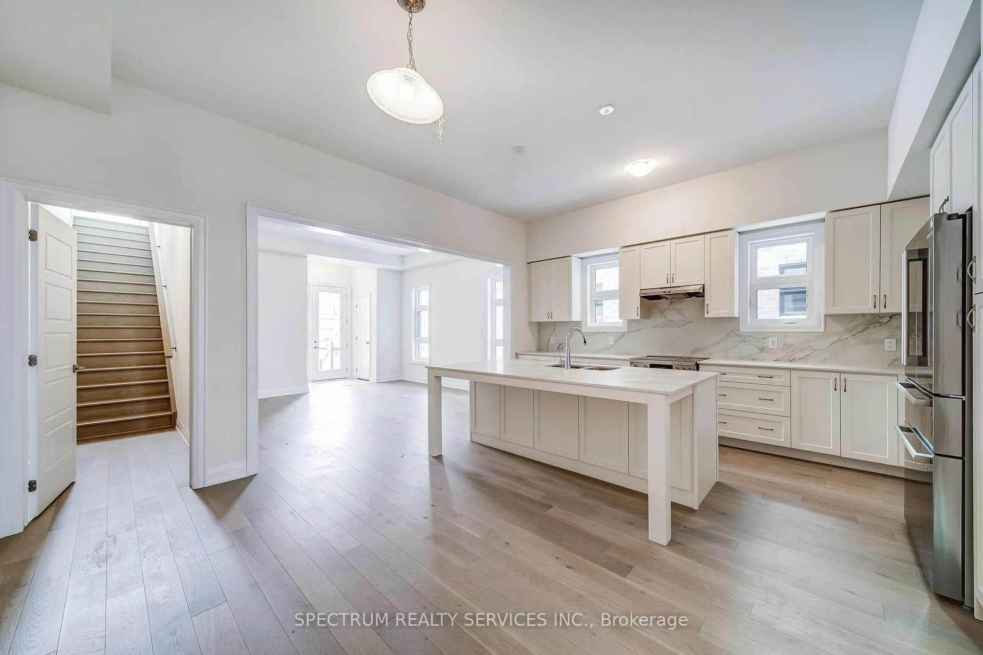 Photo 12 of 84 Adario Crescent, Vaughan, Vellore Village — HOMEH