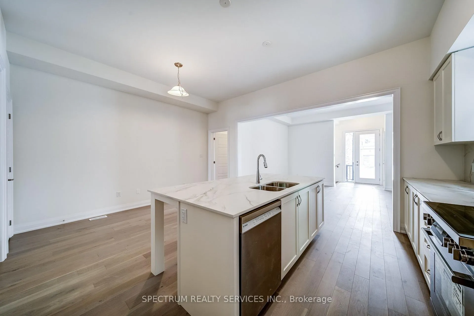 Photo 13 of 84 Adario Crescent, Vaughan, Vellore Village — HOMEH