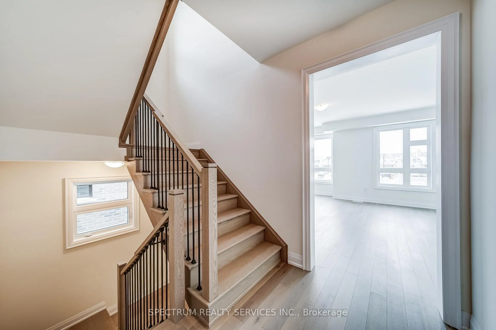 Photo 18 of 84 Adario Crescent, Vaughan, Vellore Village — HOMEH
