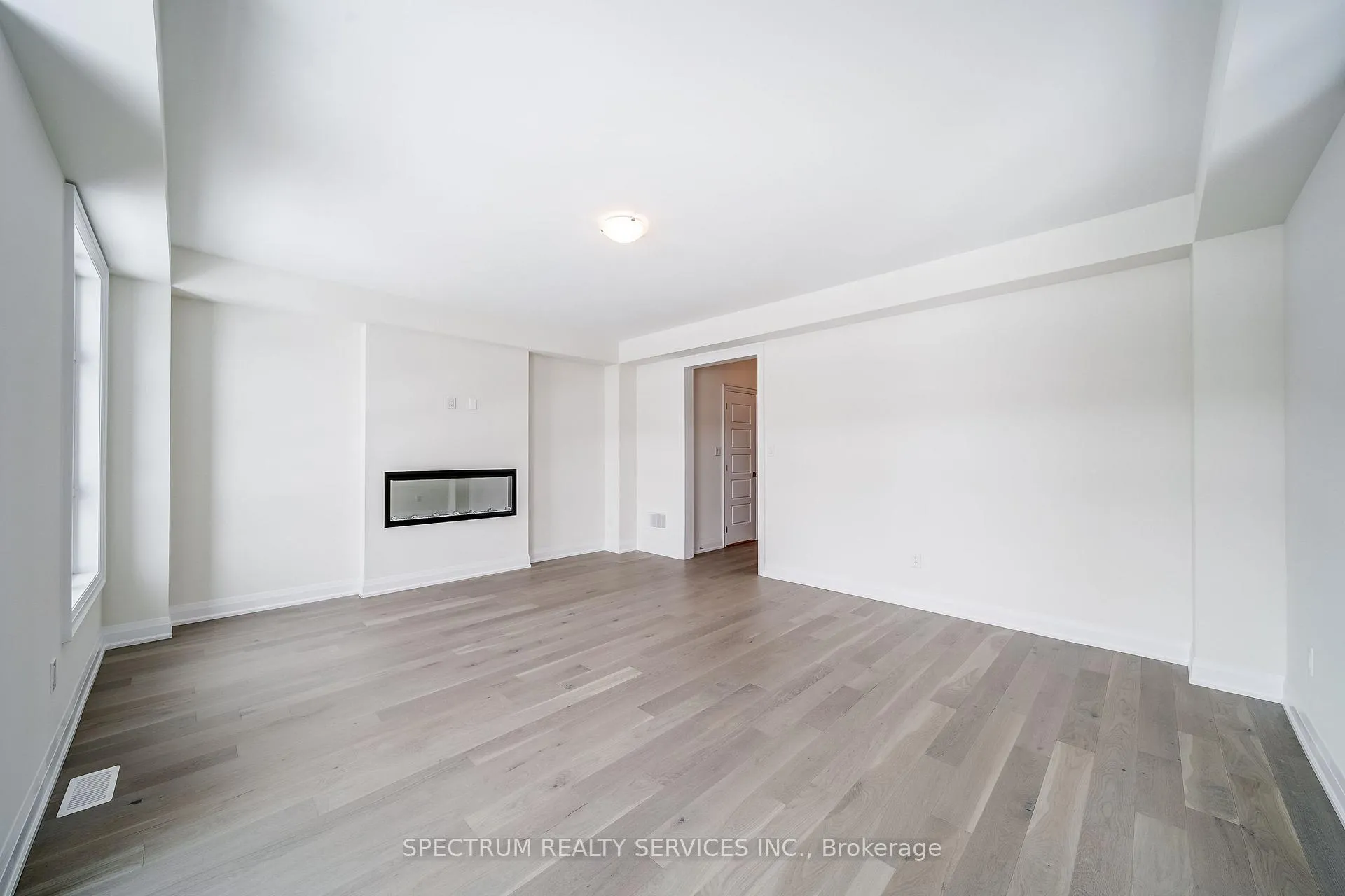 Photo 24 of 84 Adario Crescent, Vaughan, Vellore Village — HOMEH
