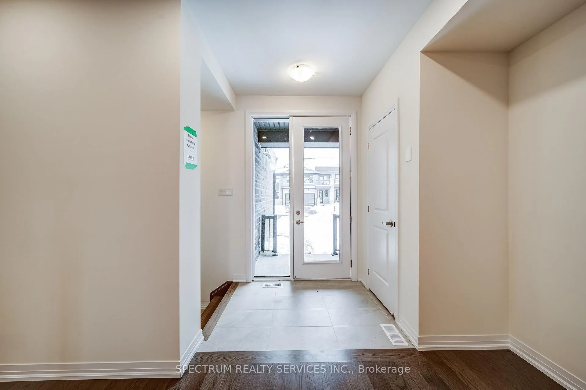 Photo 4 of 136 Adario Crescent, Vaughan, Vellore Village — HOMEH