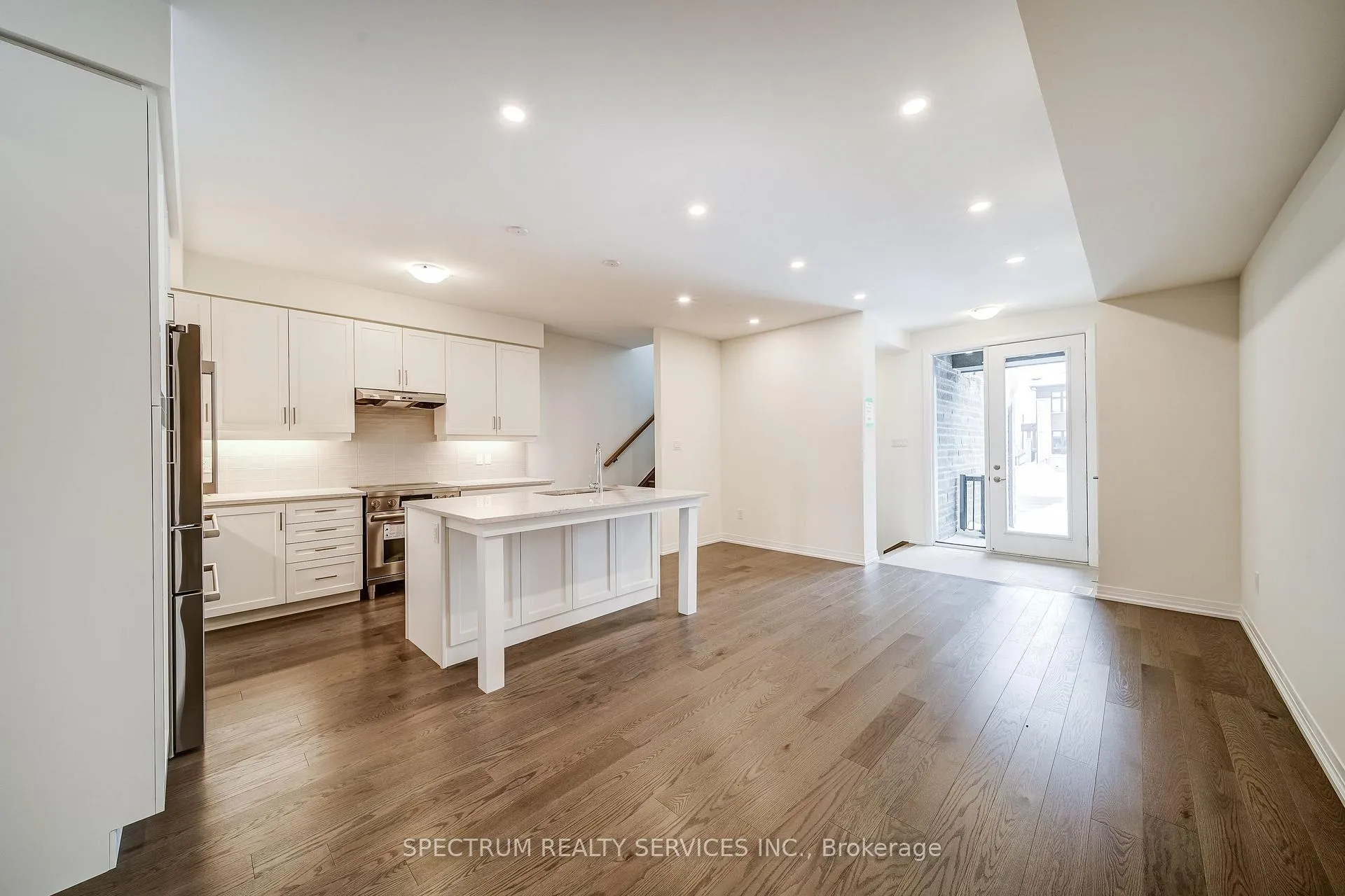 Photo 6 of 136 Adario Crescent, Vaughan, Vellore Village — HOMEH