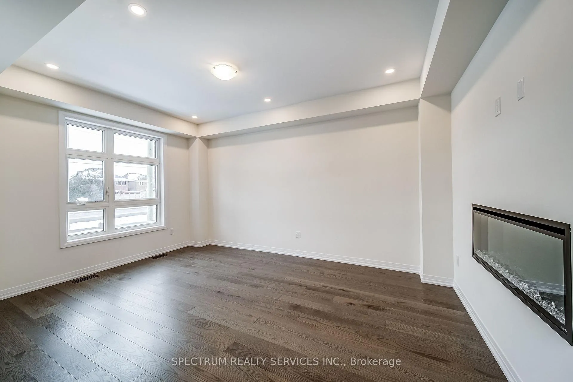 Photo 13 of 136 Adario Crescent, Vaughan, Vellore Village — HOMEH