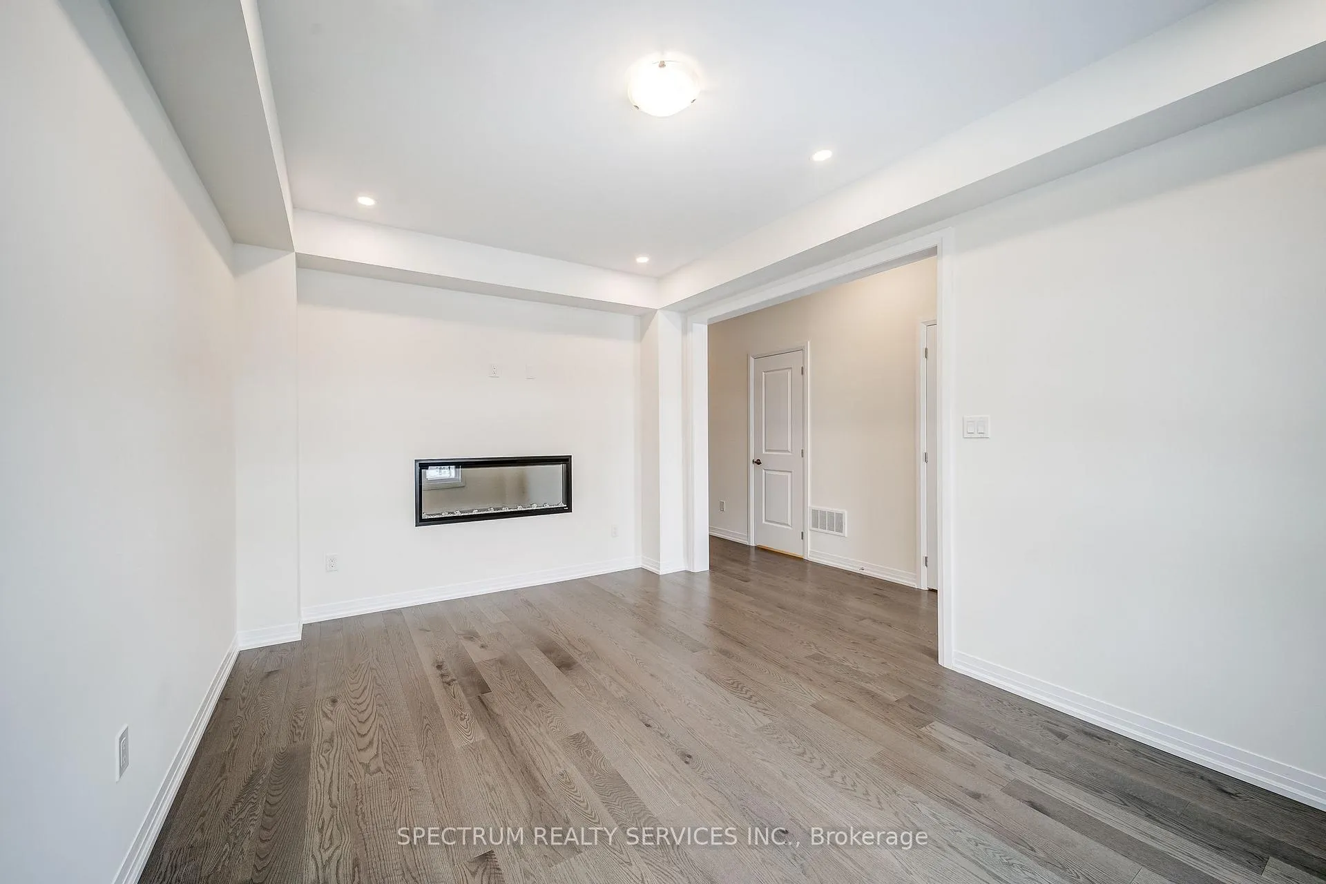 Photo 14 of 136 Adario Crescent, Vaughan, Vellore Village — HOMEH