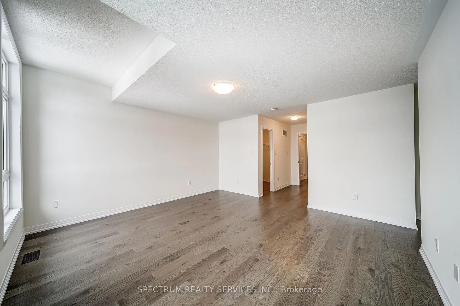 Photo 21 of 136 Adario Crescent, Vaughan, Vellore Village — HOMEH