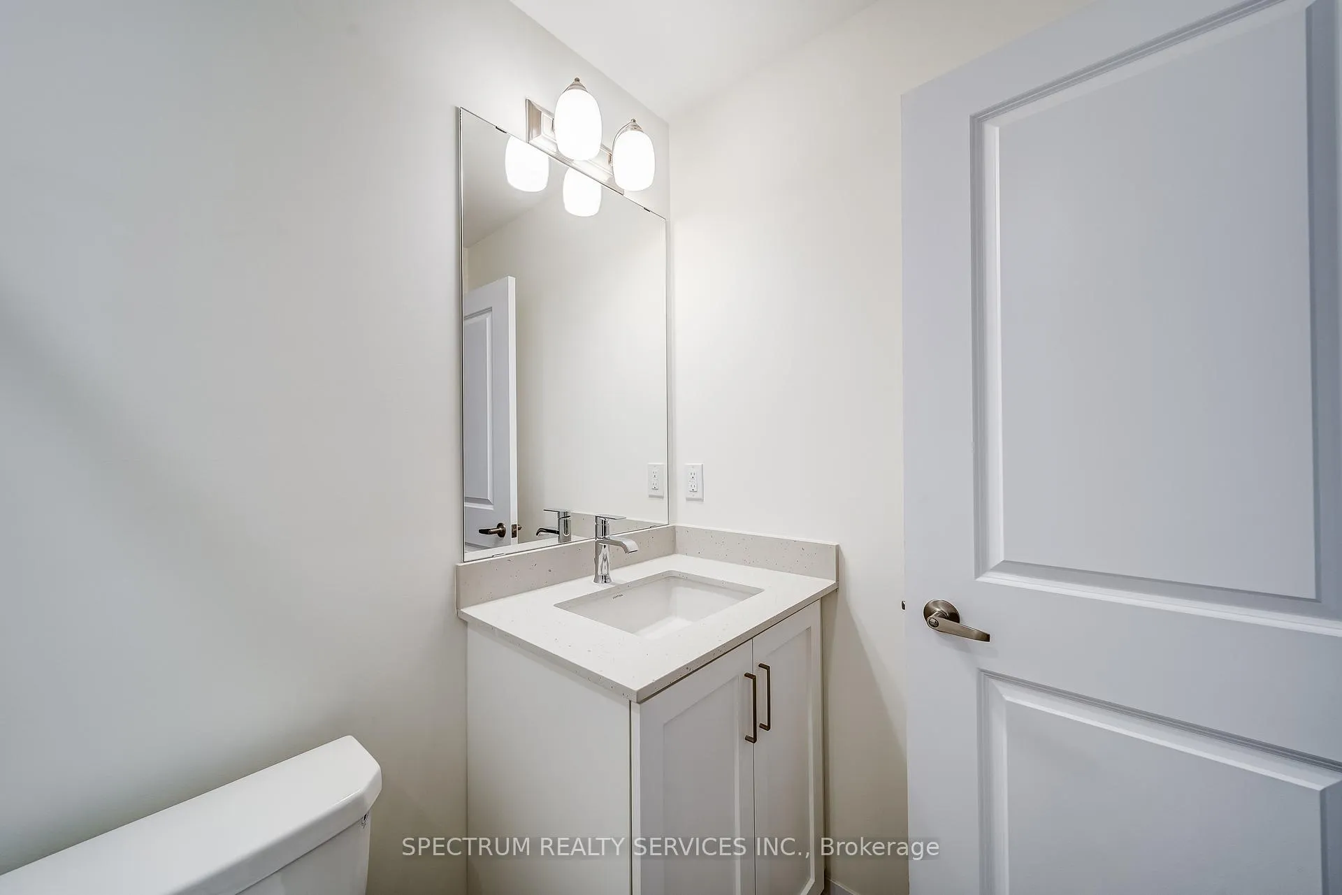Photo 31 of 136 Adario Crescent, Vaughan, Vellore Village — HOMEH