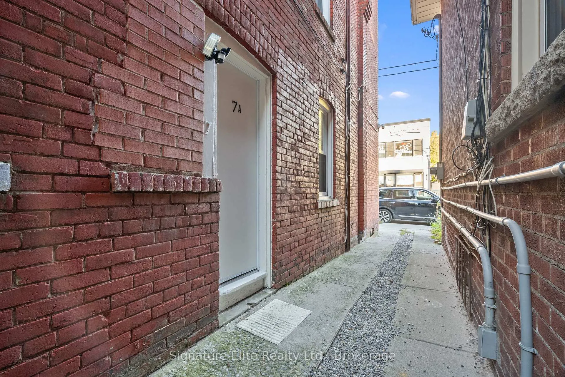 Photo 3 of Unit 7A, 2461 Queen Street E, Toronto, The Beaches — HOMEH
