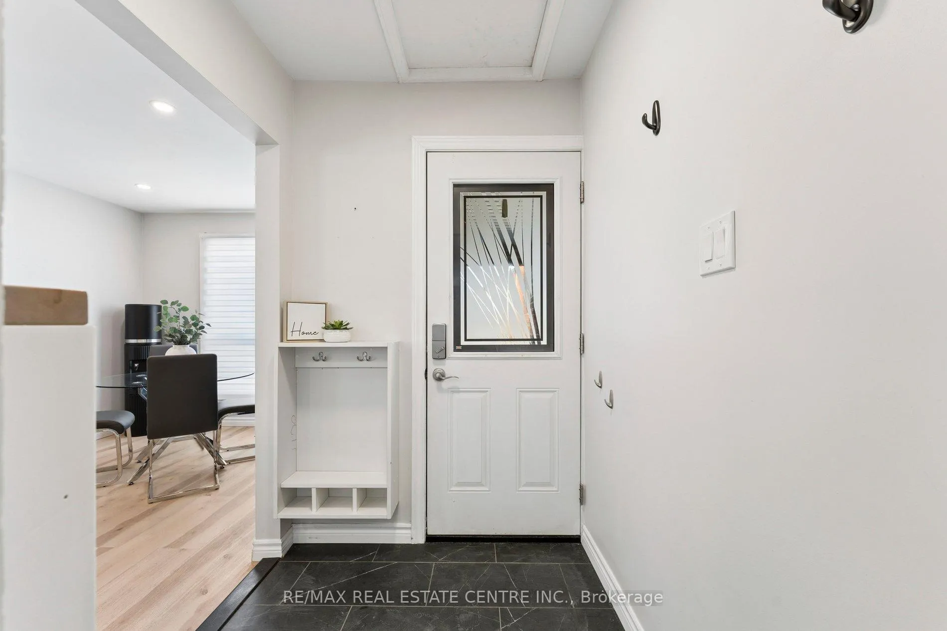 Photo 5 of 152 Primrose Crescent, Brampton, Heart Lake West — HOMEH