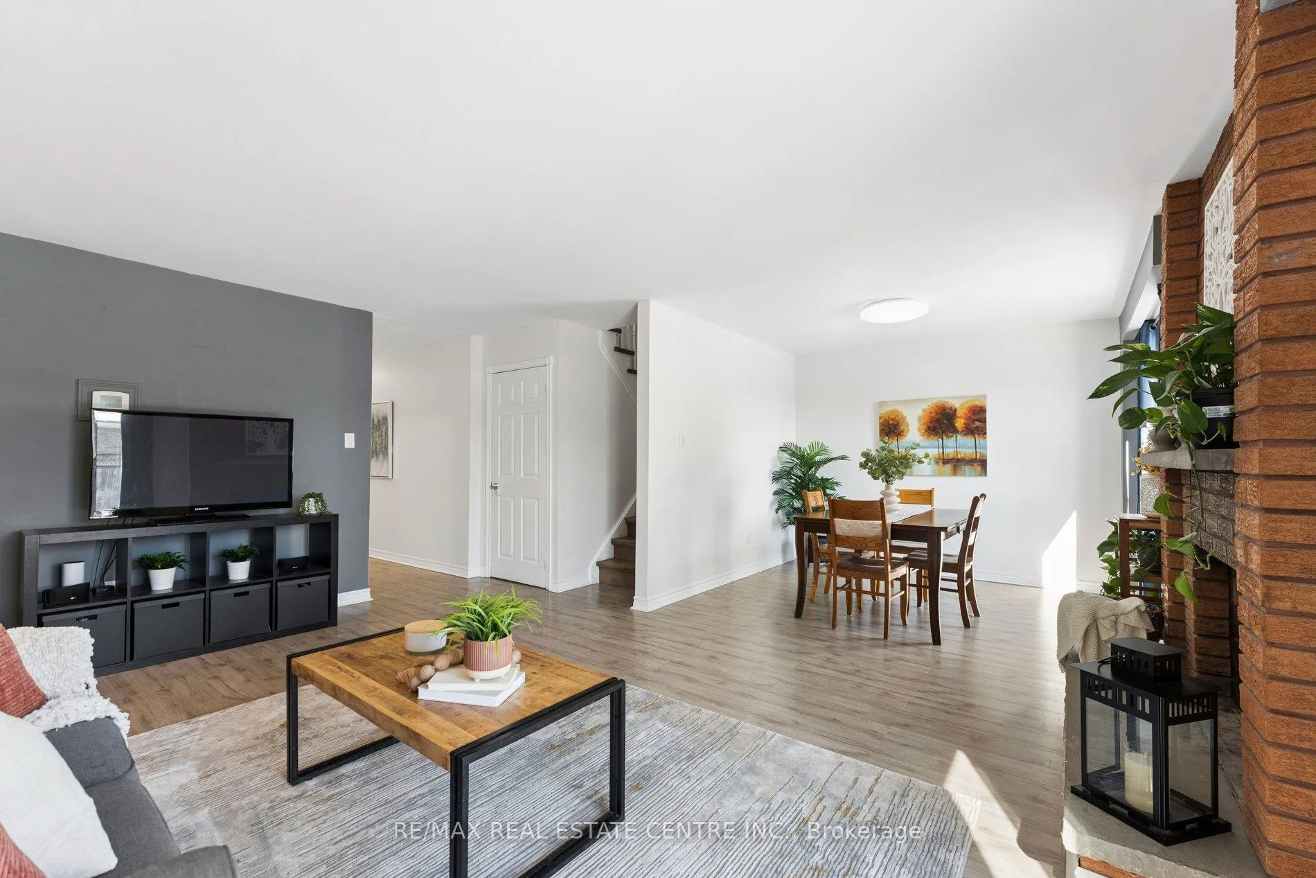 Photo 10 of 152 Primrose Crescent, Brampton, Heart Lake West — HOMEH