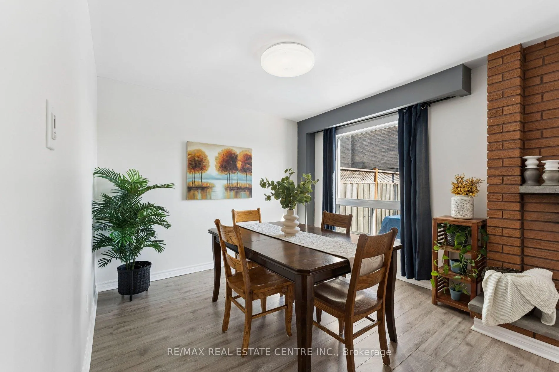 Photo 11 of 152 Primrose Crescent, Brampton, Heart Lake West — HOMEH