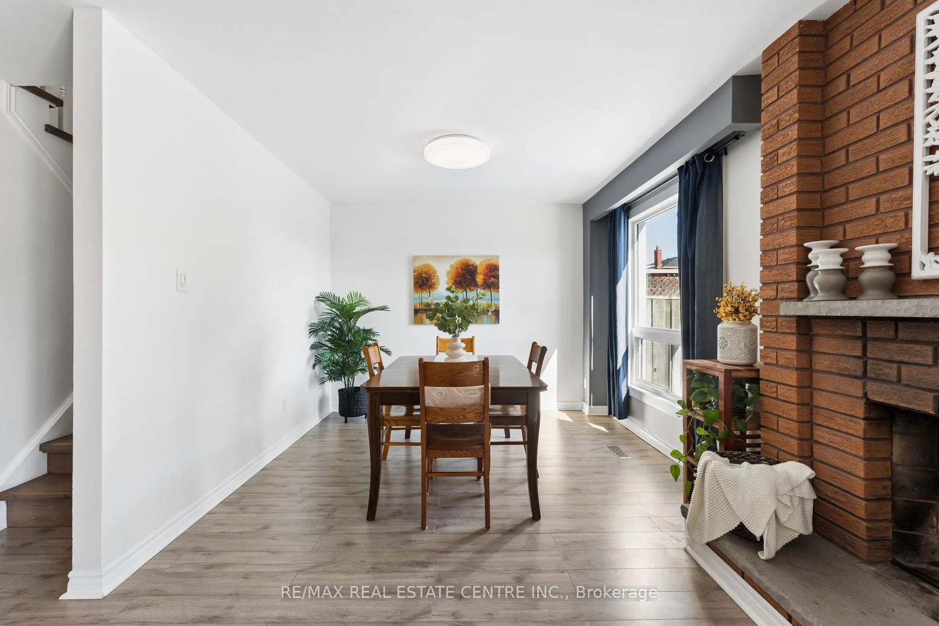 Photo 12 of 152 Primrose Crescent, Brampton, Heart Lake West — HOMEH