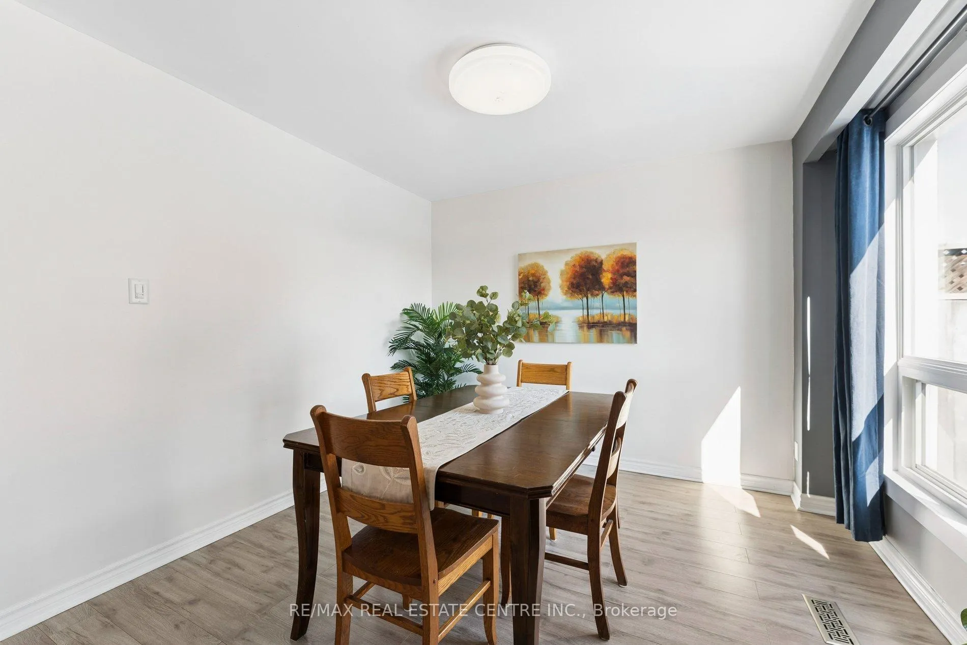 Photo 13 of 152 Primrose Crescent, Brampton, Heart Lake West — HOMEH