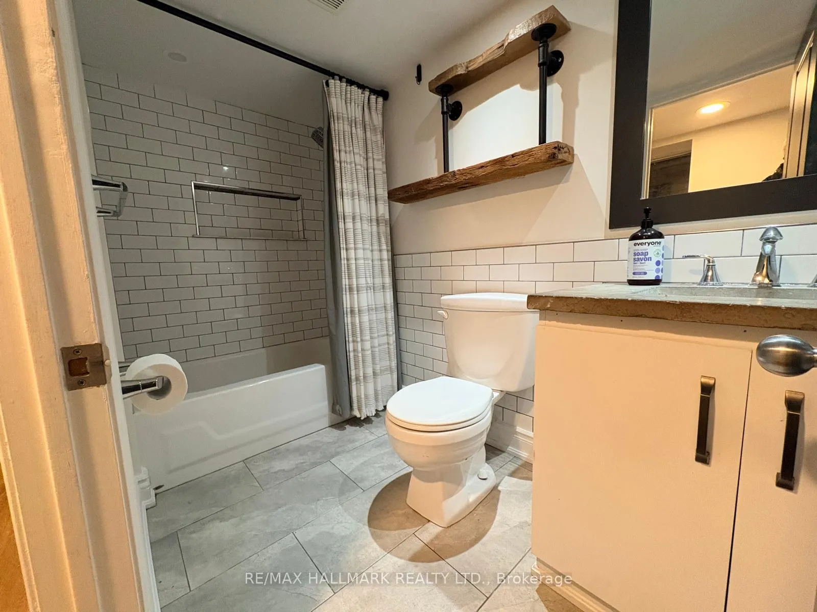Photo 26 of Unit A, 1381 Queen Street, Toronto, Greenwood-Coxwell — HOMEH