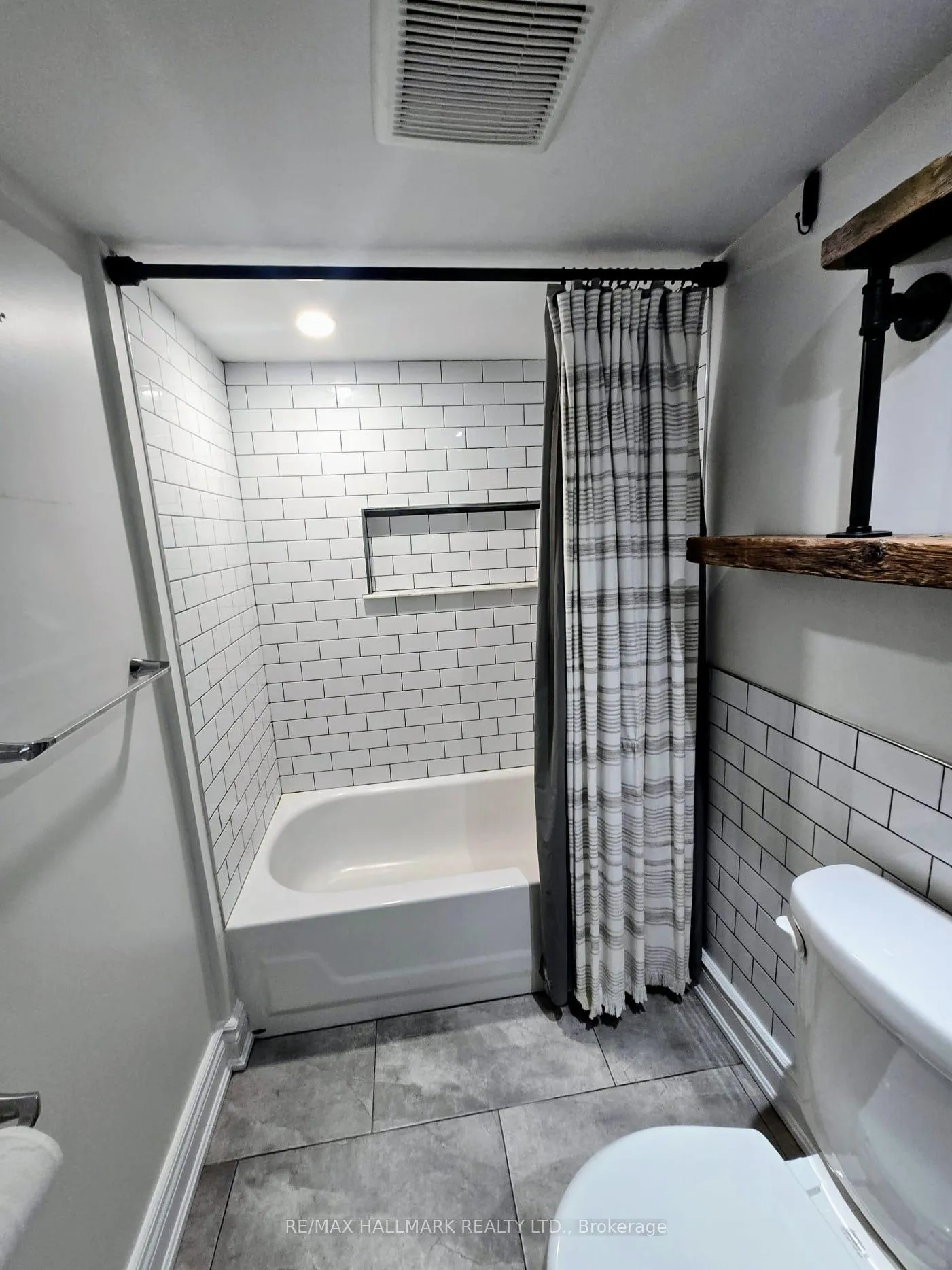 Photo 27 of Unit A, 1381 Queen Street, Toronto, Greenwood-Coxwell — HOMEH