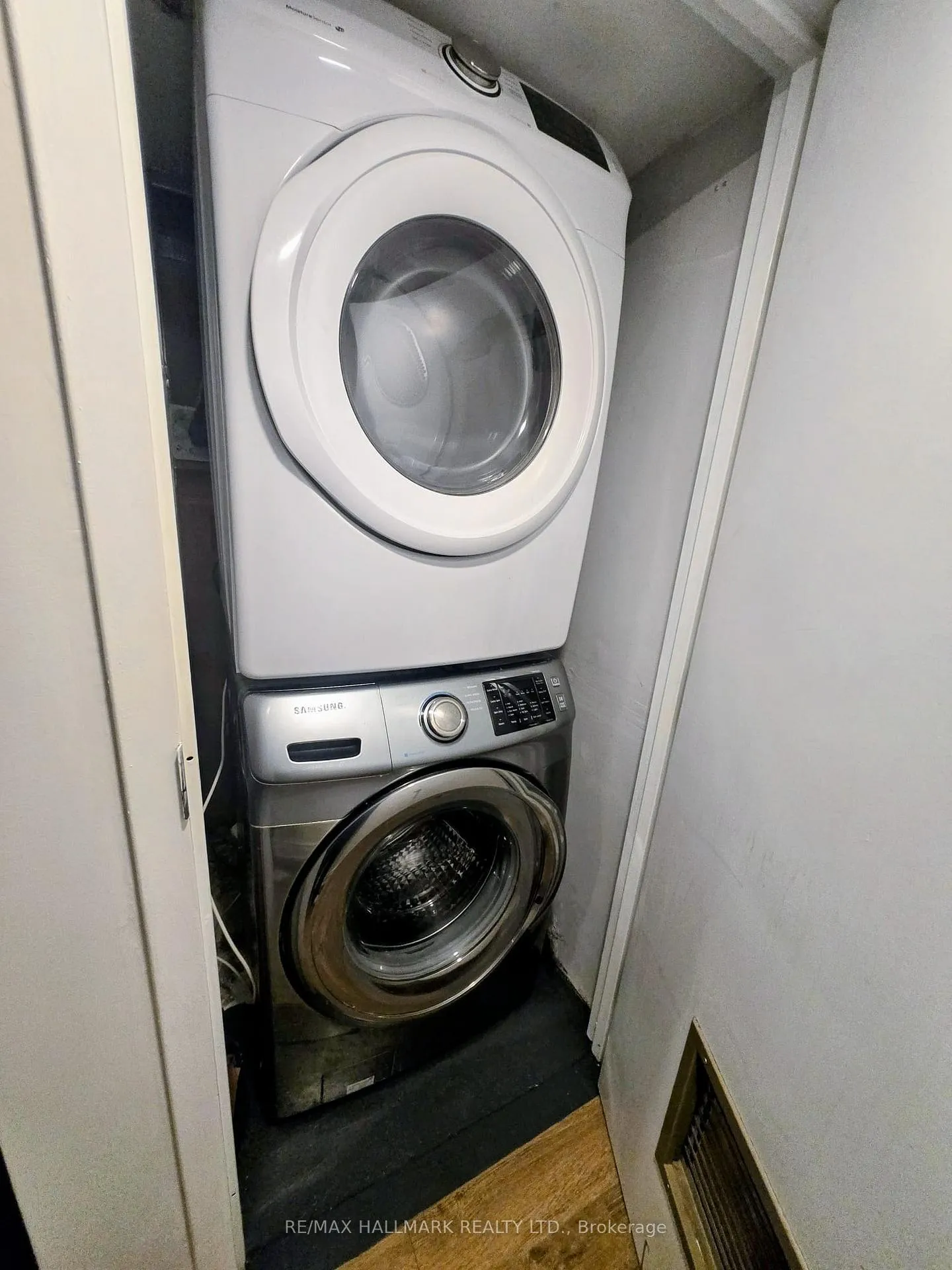 Photo 29 of Unit A, 1381 Queen Street, Toronto, Greenwood-Coxwell — HOMEH