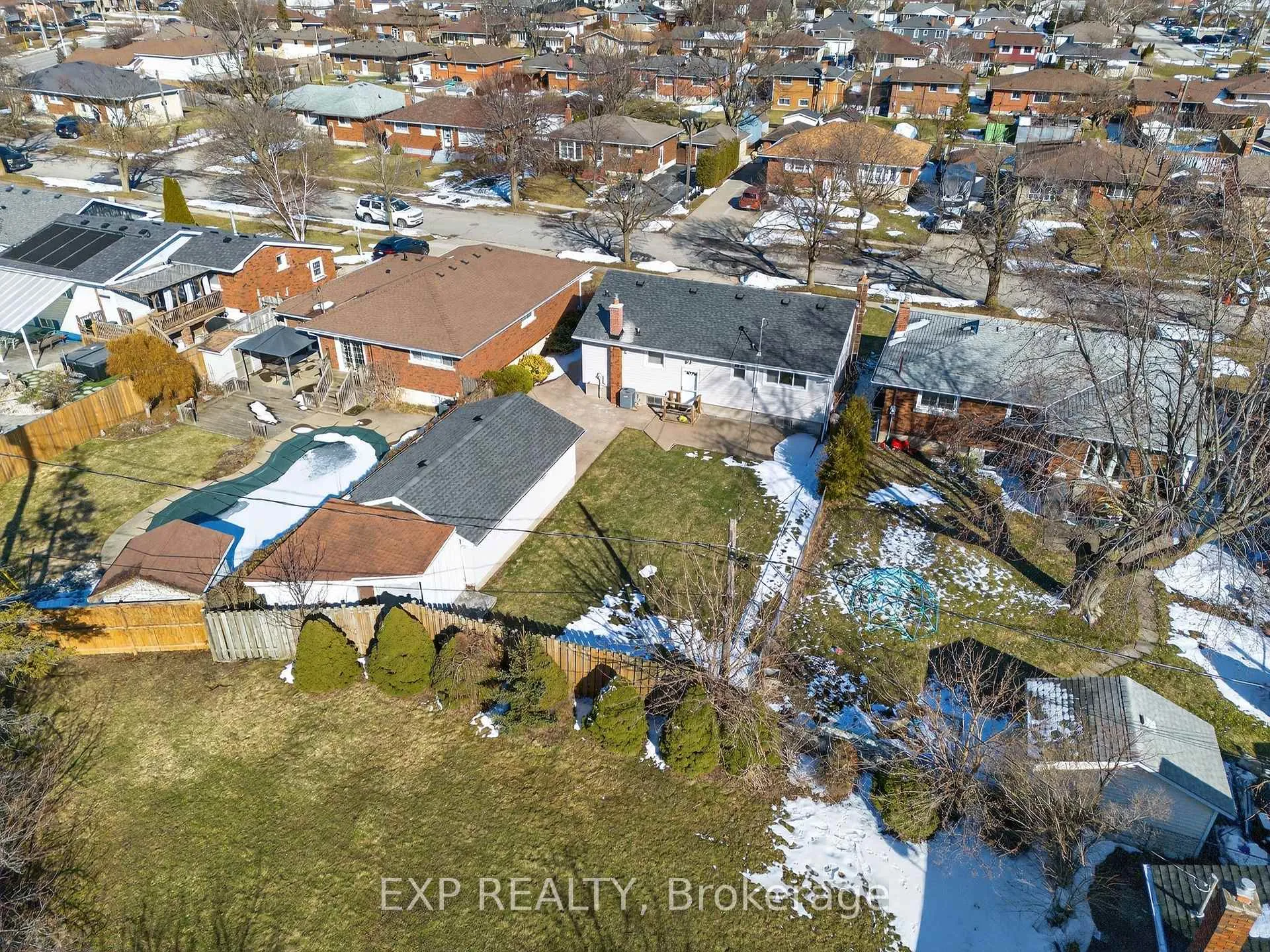 Photo 4 of 55 Parkdale Drive, Thorold, Thorold Downtown — HOMEH