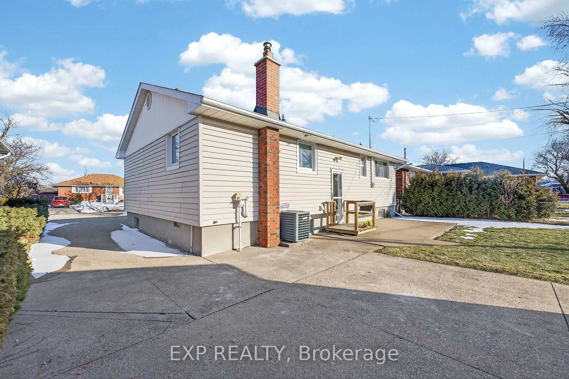 Photo 38 of 55 Parkdale Drive, Thorold, Thorold Downtown — HOMEH