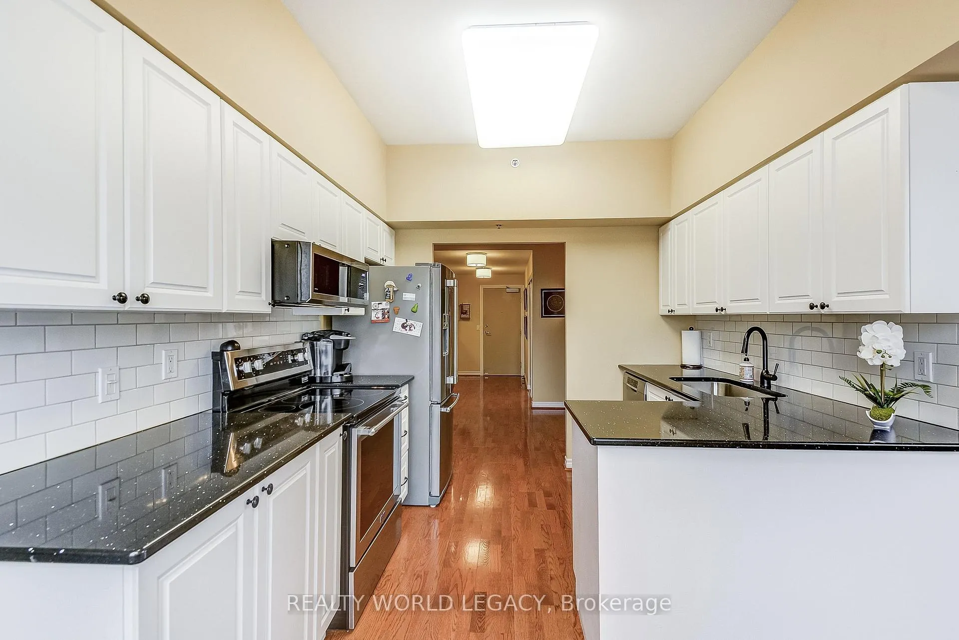 Photo 8 of Unit 2509, 100 Burloak Drive, Burlington, Appleby — HOMEH