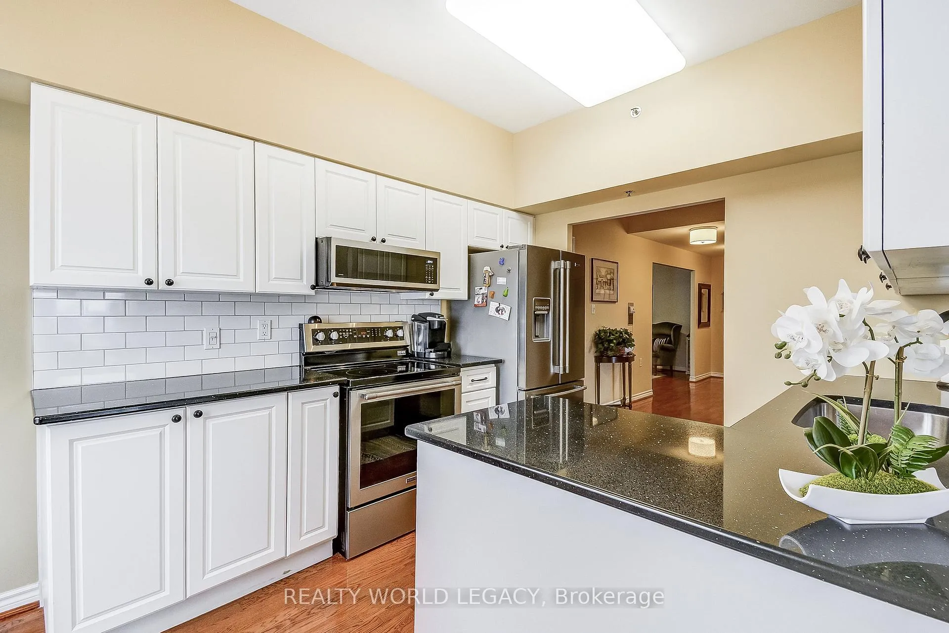 Photo 9 of Unit 2509, 100 Burloak Drive, Burlington, Appleby — HOMEH