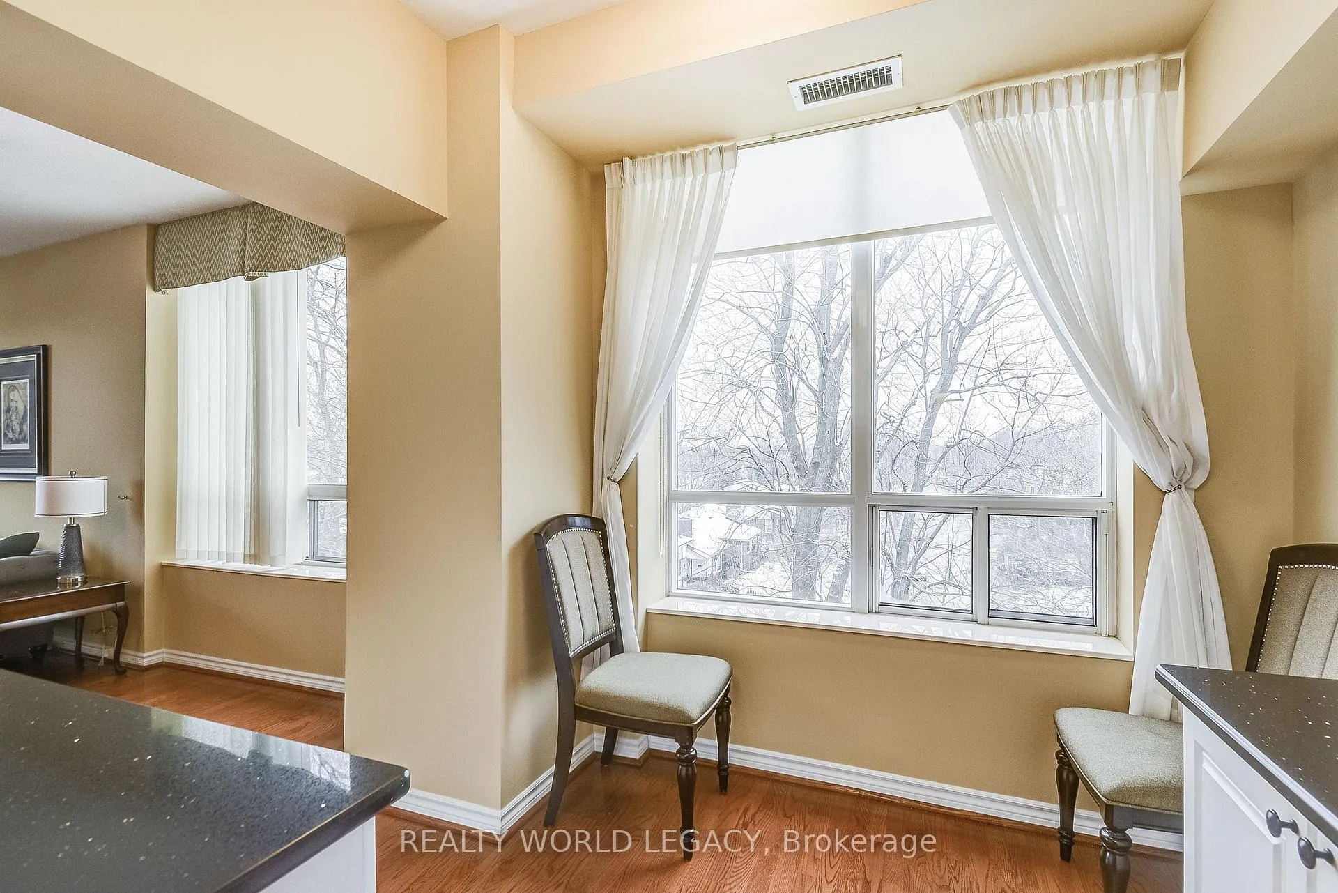 Photo 13 of Unit 2509, 100 Burloak Drive, Burlington, Appleby — HOMEH