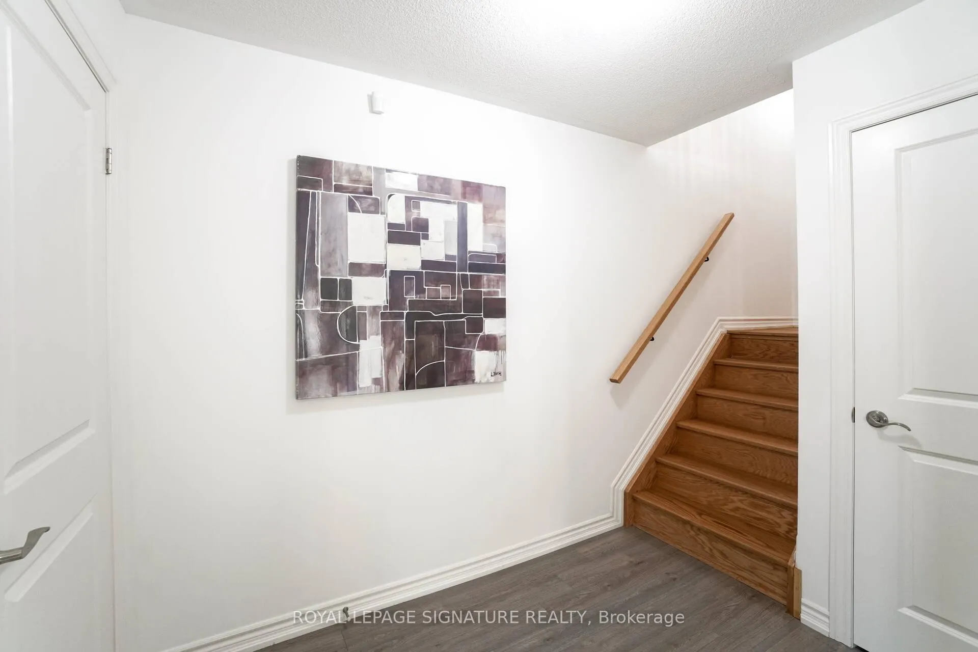 Photo 4 of Unit 24, 2466 Mayapple Crossing Drive, Pickering, Duffin Heights — HOMEH