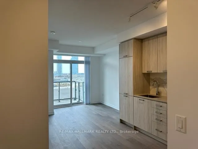 Photo 2 of Unit 822, 38 Honeycrisp Crescent, Vaughan, Vaughan Corporate Centre — HOMEH