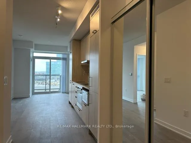 Photo 3 of Unit 822, 38 Honeycrisp Crescent, Vaughan, Vaughan Corporate Centre — HOMEH