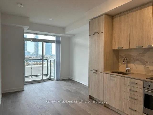 Photo 4 of Unit 822, 38 Honeycrisp Crescent, Vaughan, Vaughan Corporate Centre — HOMEH