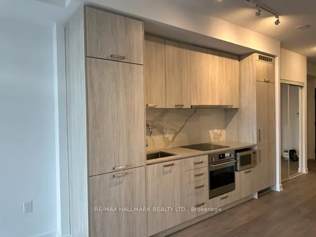 Photo 6 of Unit 822, 38 Honeycrisp Crescent, Vaughan, Vaughan Corporate Centre — HOMEH