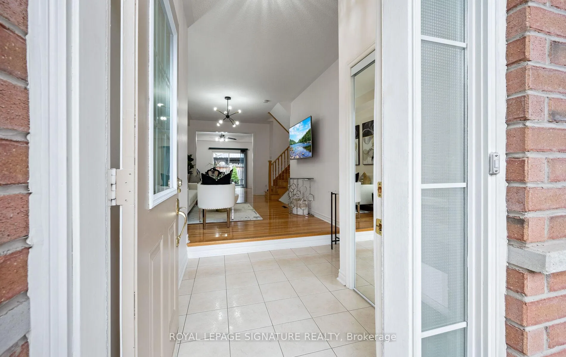 Photo 5 of 364 Hobbs Crescent, Milton, Clarke — HOMEH