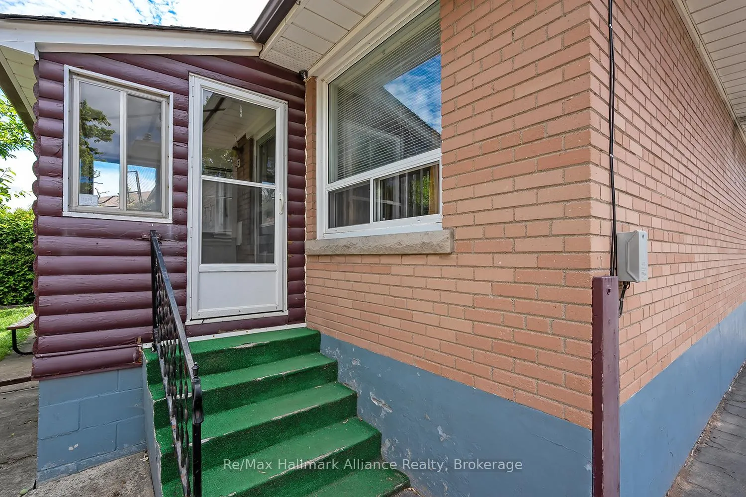 Photo 5 of 543 Pinegrove Road, Oakville, West — HOMEH