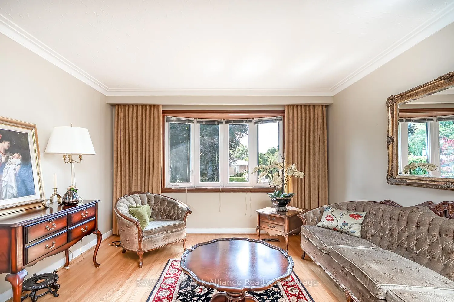 Photo 8 of 543 Pinegrove Road, Oakville, West — HOMEH