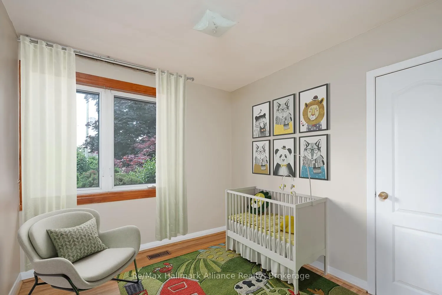 Photo 18 of 543 Pinegrove Road, Oakville, West — HOMEH