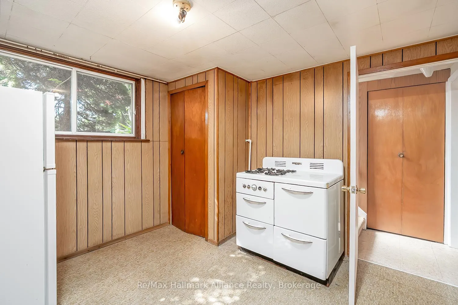 Photo 23 of 543 Pinegrove Road, Oakville, West — HOMEH