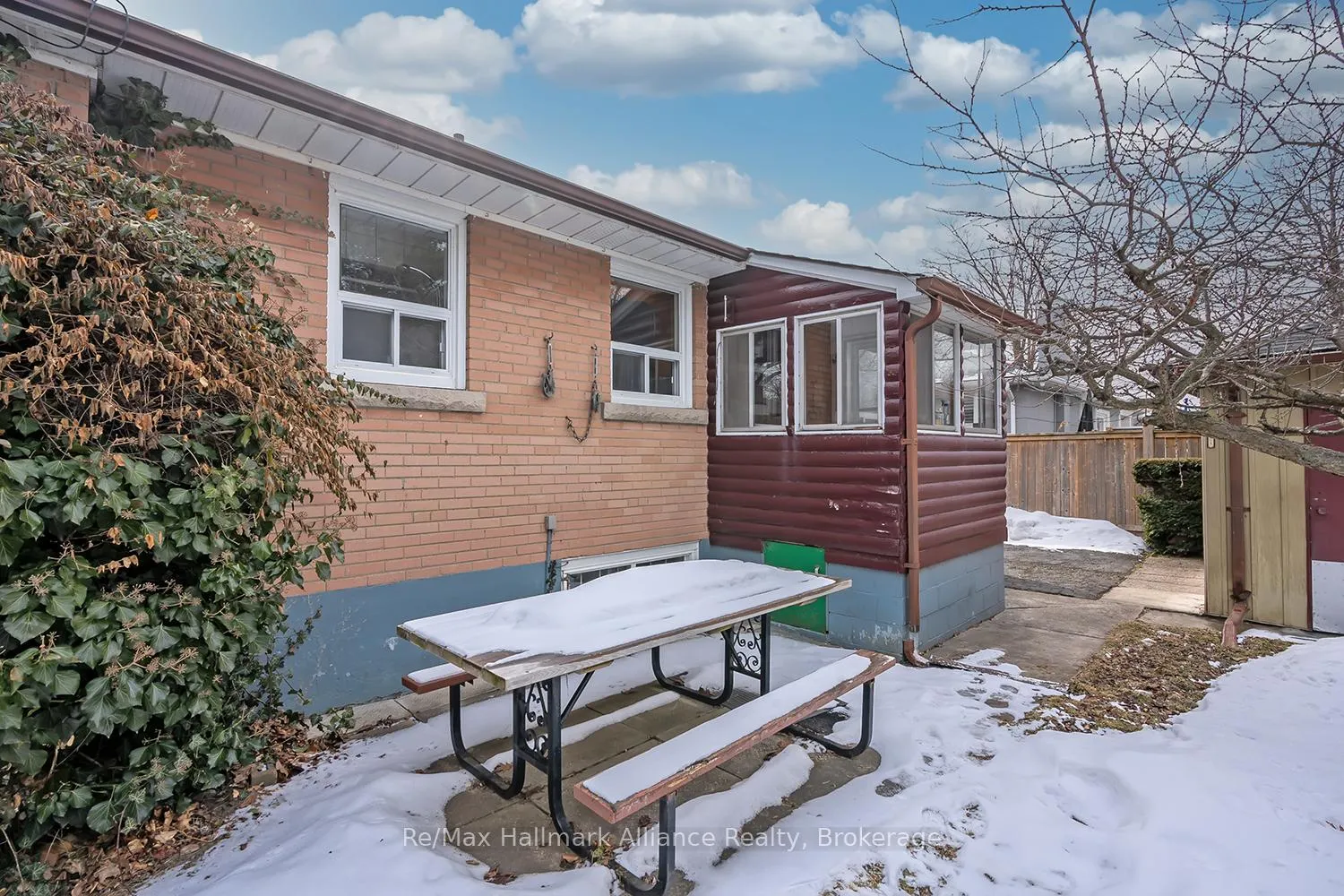 Photo 31 of 543 Pinegrove Road, Oakville, West — HOMEH