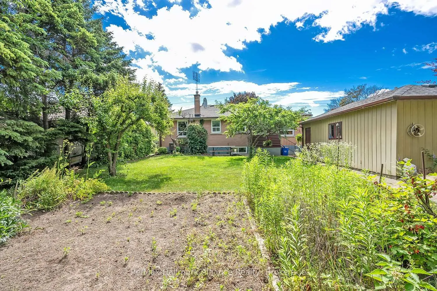 Photo 37 of 543 Pinegrove Road, Oakville, West — HOMEH
