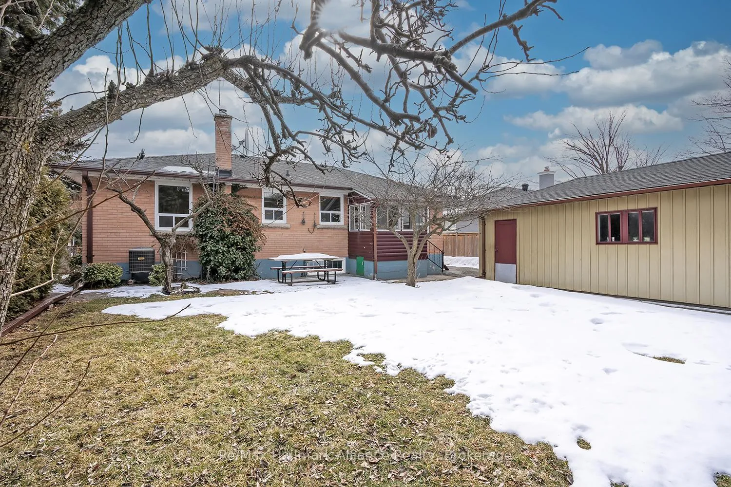 Photo 38 of 543 Pinegrove Road, Oakville, West — HOMEH