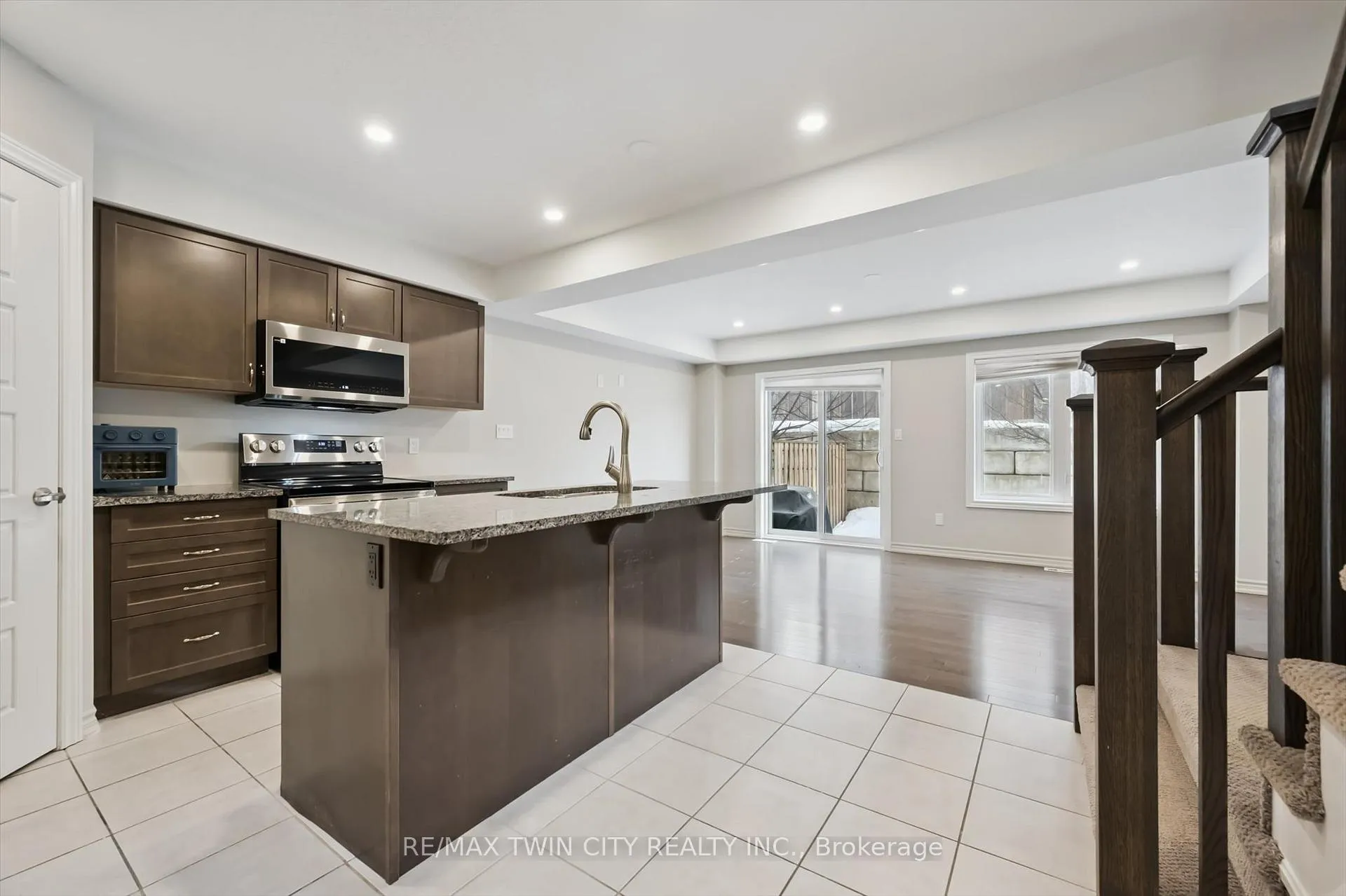 Photo 3 of 108 Hawkins Drive, Guelph, Pineridge/Westminster Woods — HOMEH