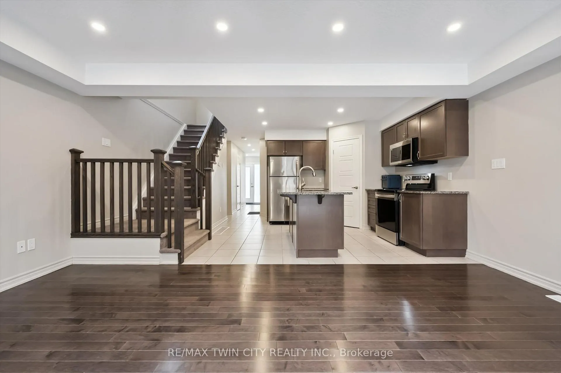 Photo 6 of 108 Hawkins Drive, Guelph, Pineridge/Westminster Woods — HOMEH