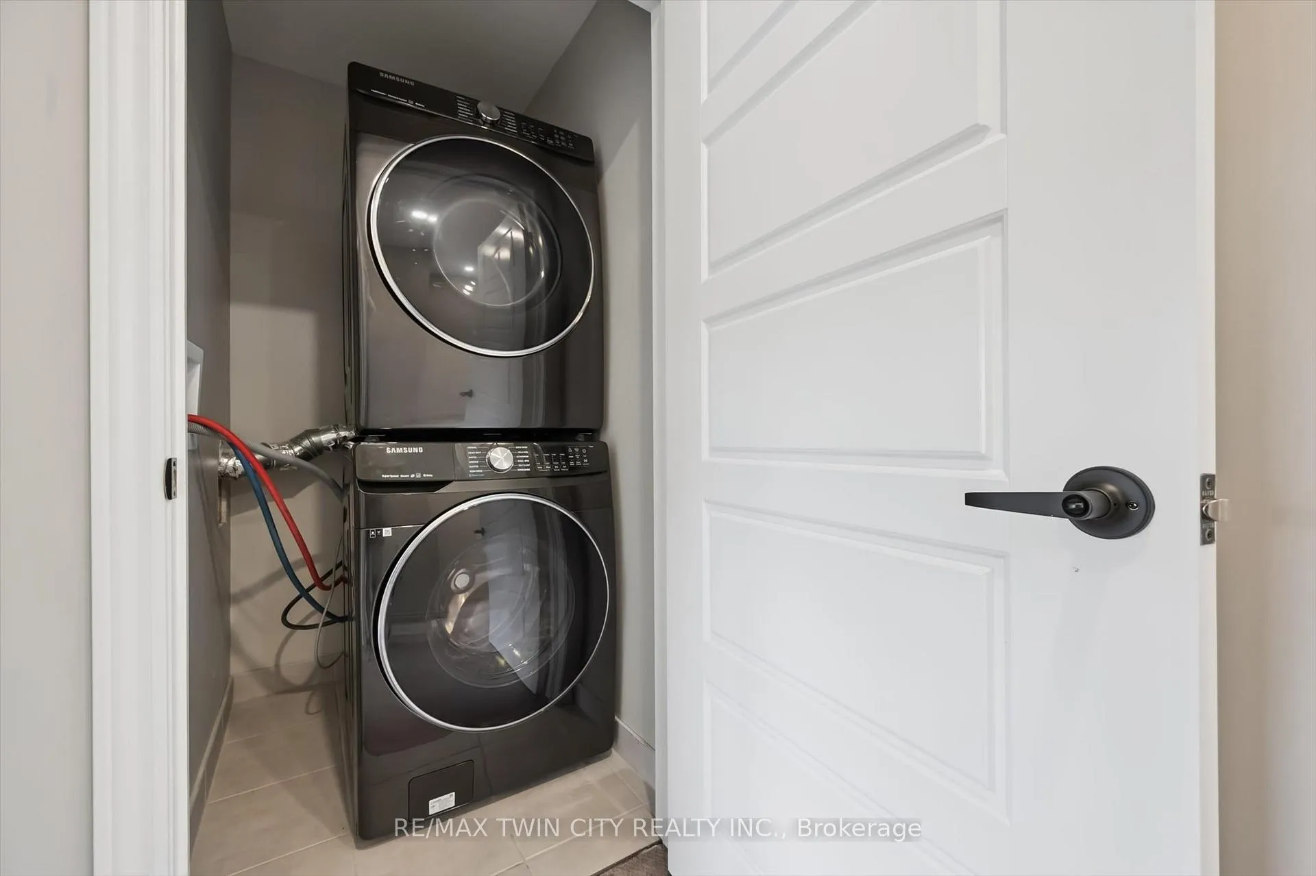 Photo 20 of 108 Hawkins Drive, Guelph, Pineridge/Westminster Woods — HOMEH