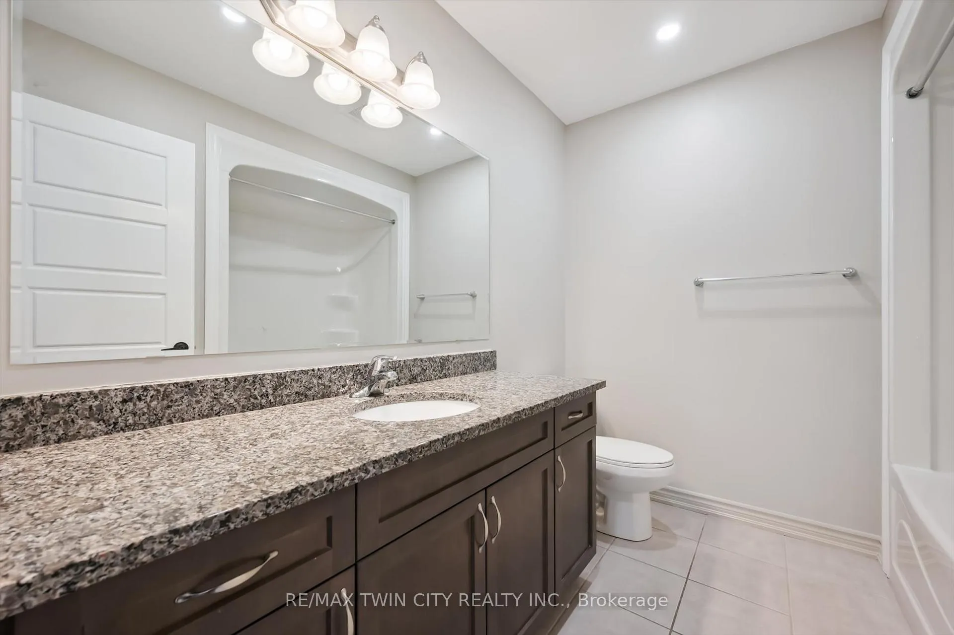 Photo 21 of 108 Hawkins Drive, Guelph, Pineridge/Westminster Woods — HOMEH