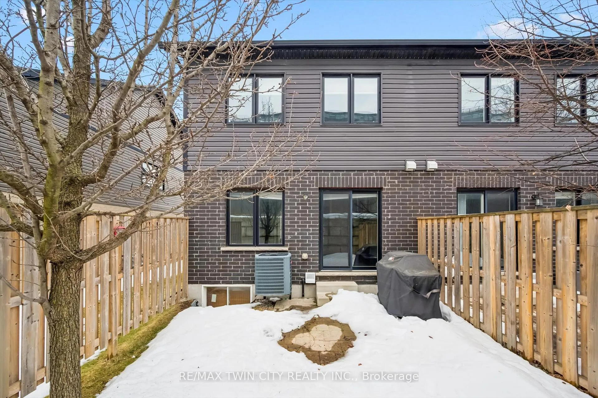 Photo 23 of 108 Hawkins Drive, Guelph, Pineridge/Westminster Woods — HOMEH